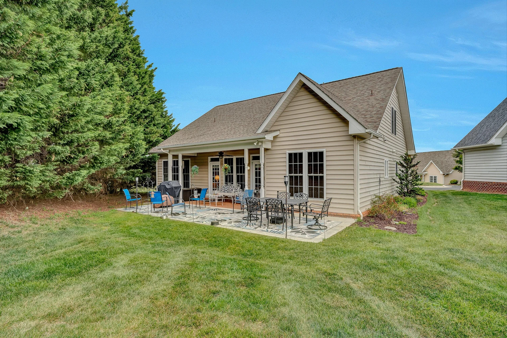 2310 Green Knoll LN - Photo 36