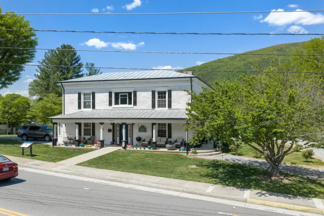 19391 Main ST, Buchanan, VA, 24066