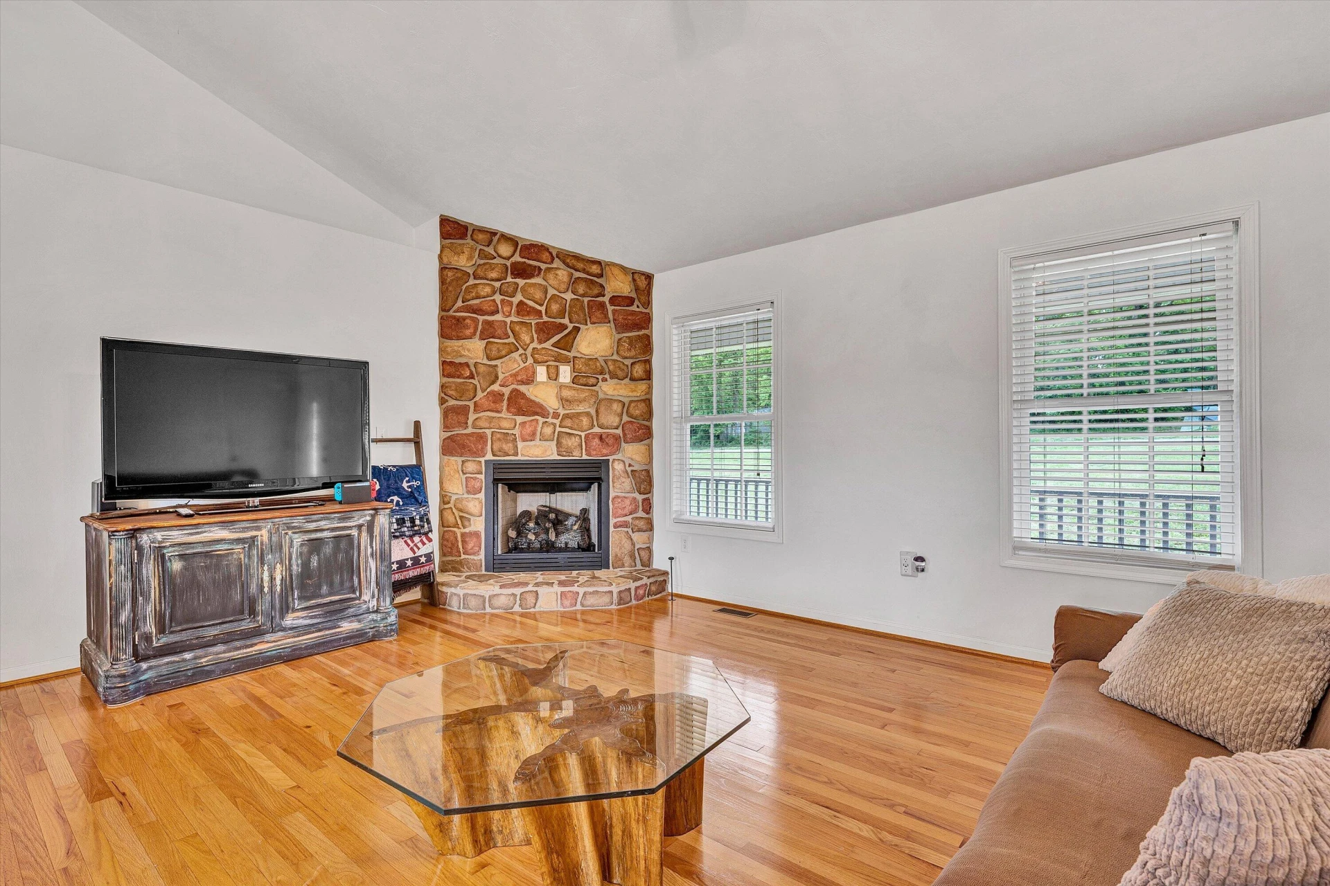1203 Blankenship RD - Photo 11