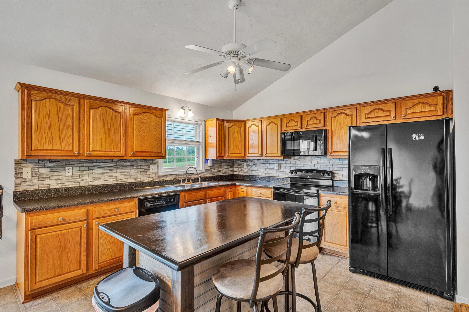 1203 Blankenship RD - Photo 16