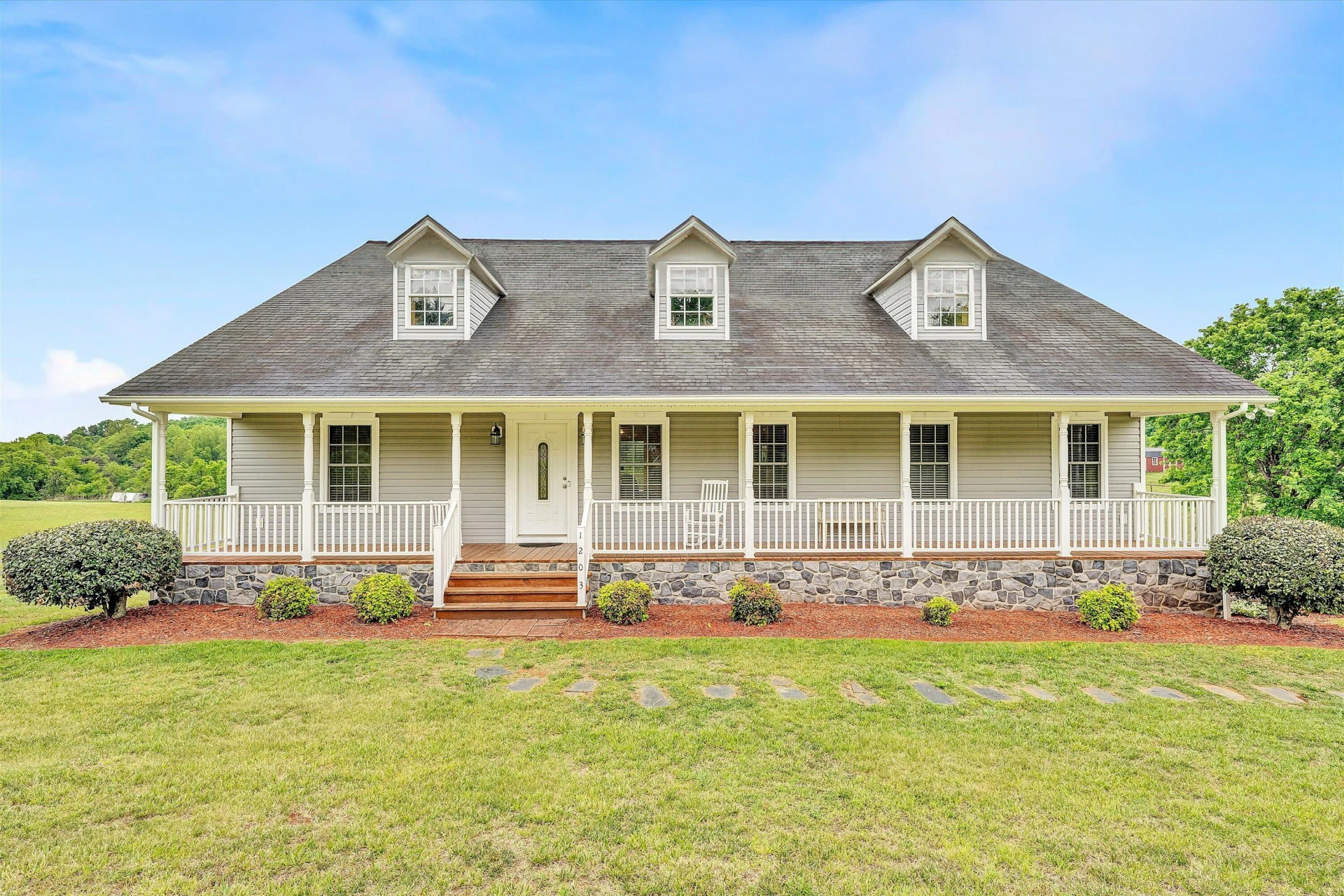 1203 Blankenship RD - Photo 2