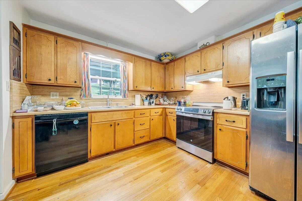 6737 Stonington RD - Photo 10
