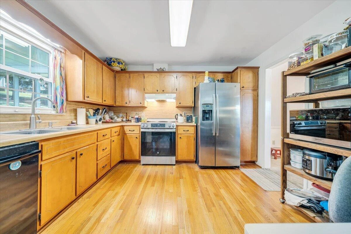 6737 Stonington RD - Photo 11