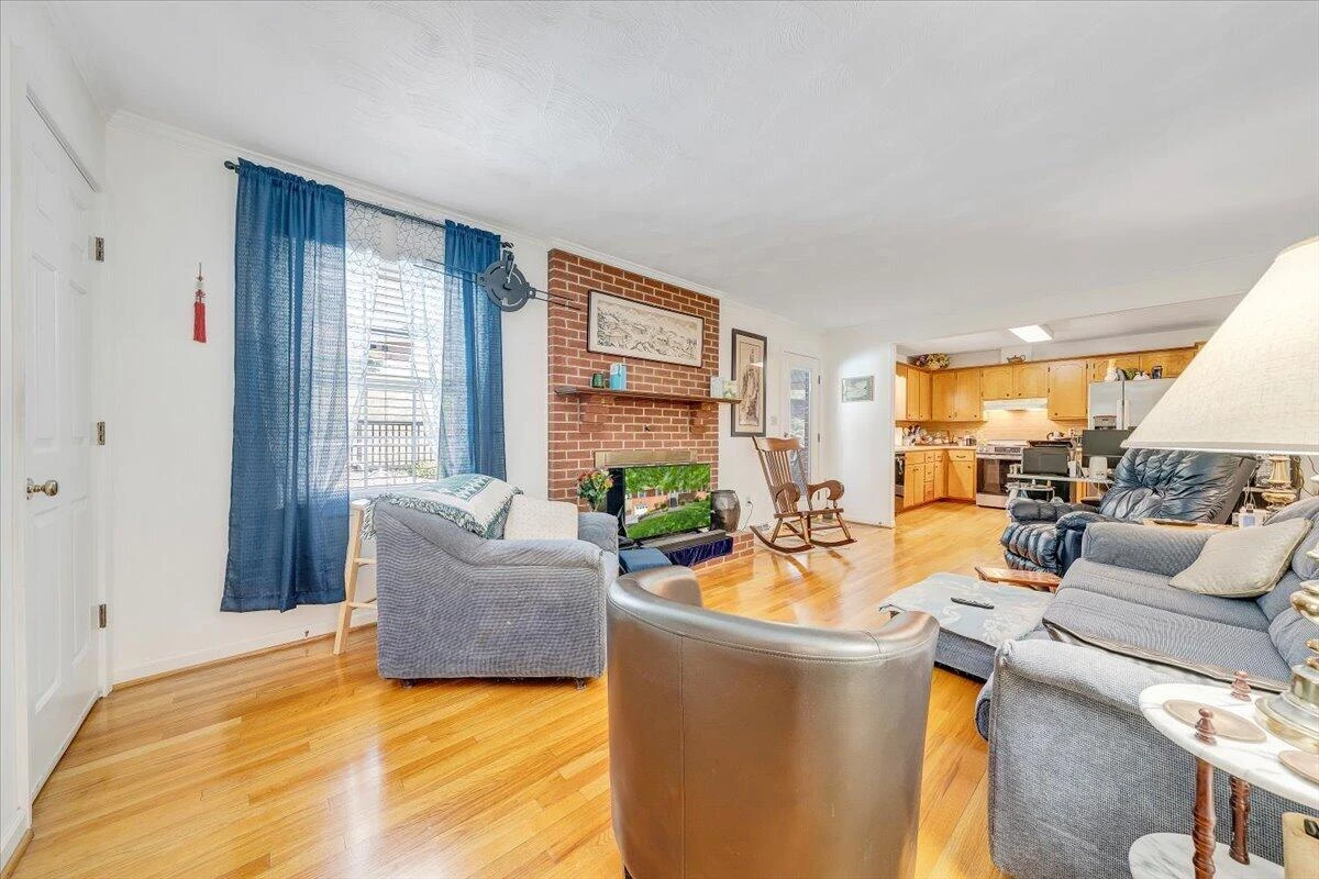 6737 Stonington RD - Photo 16