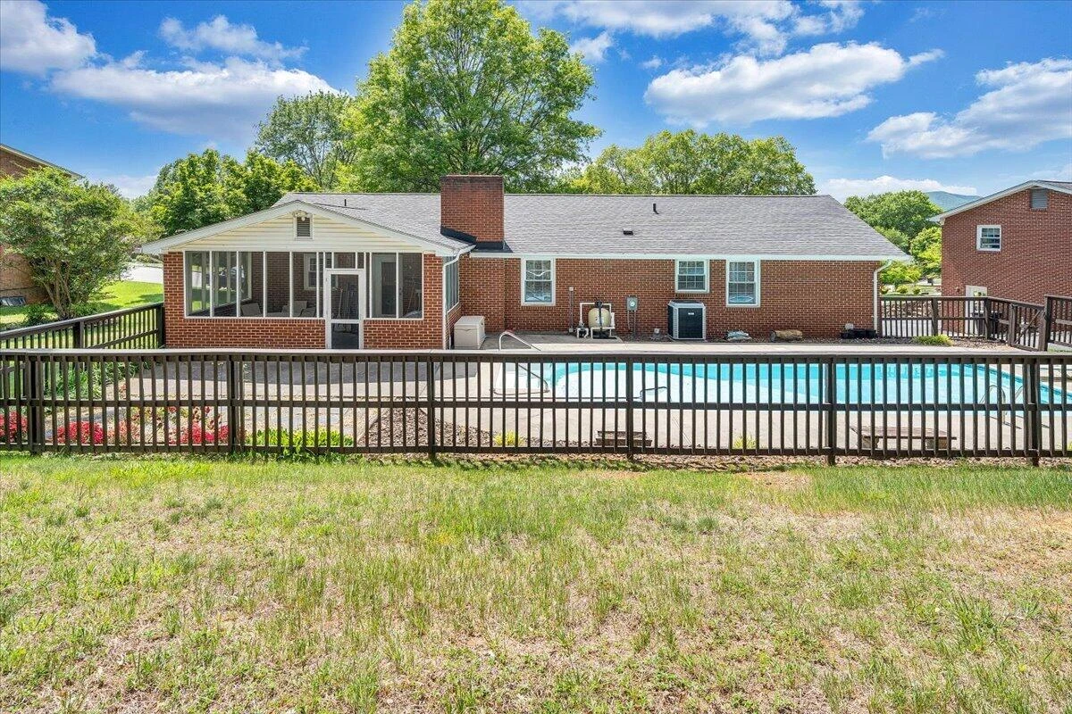 6737 Stonington RD - Photo 34