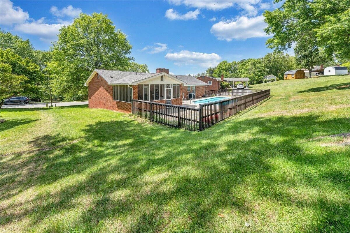 6737 Stonington RD - Photo 37
