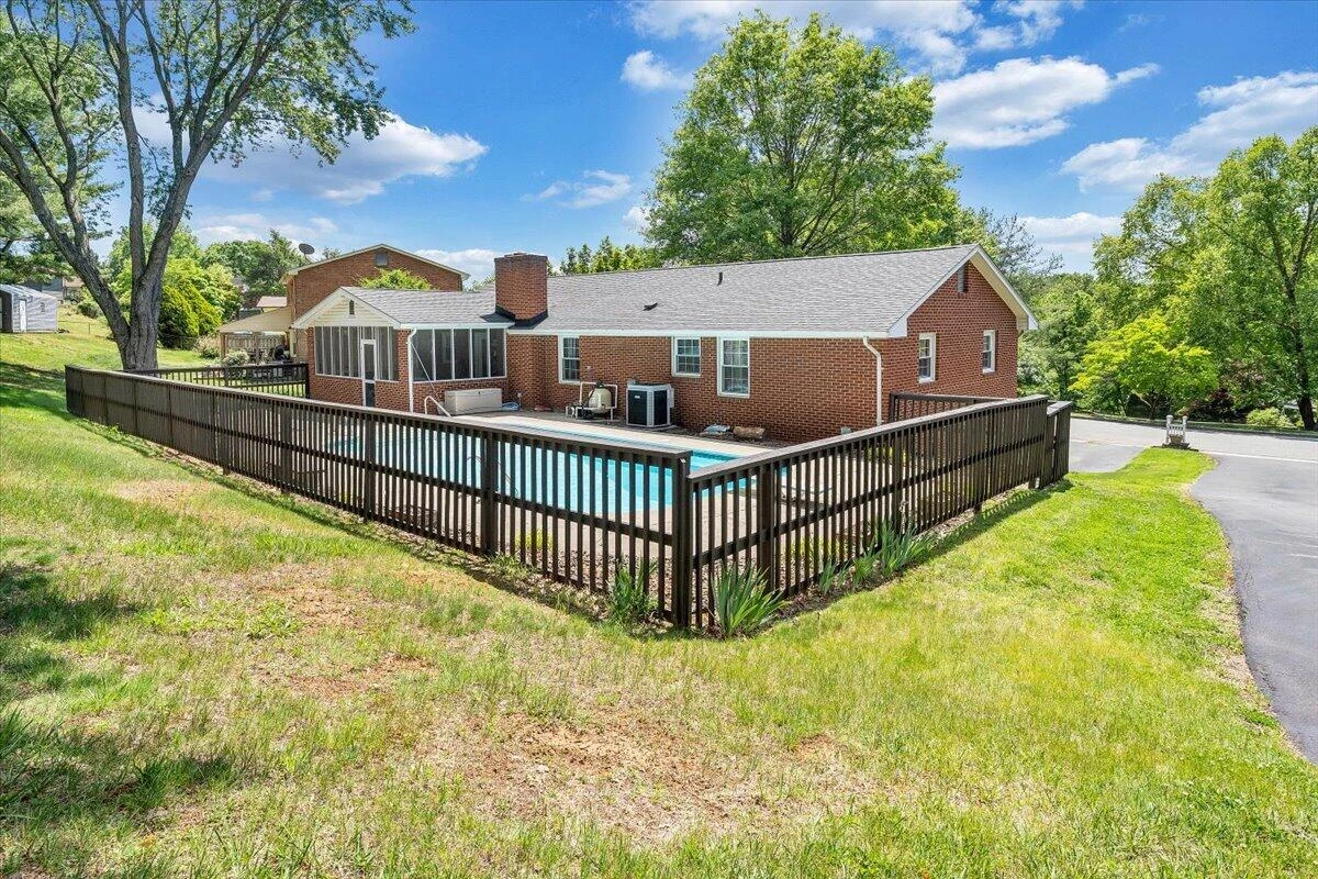 6737 Stonington RD - Photo 38