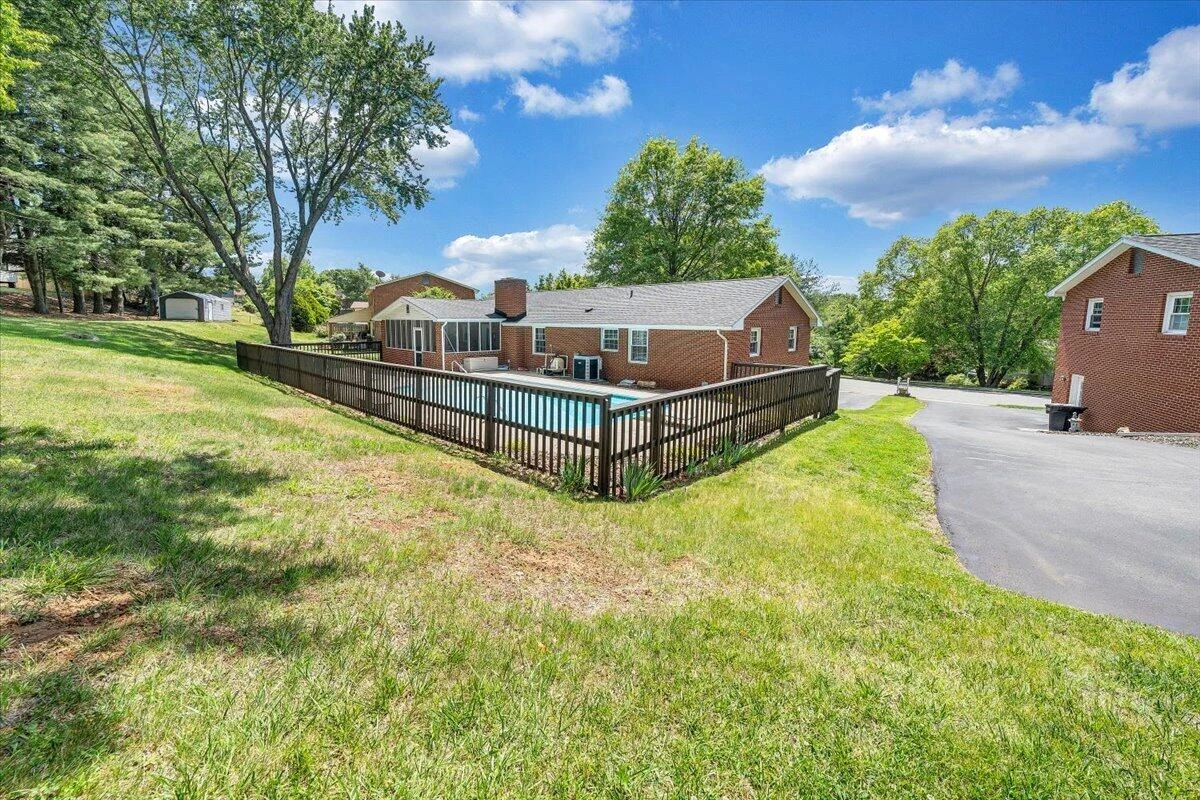 6737 Stonington RD - Photo 39