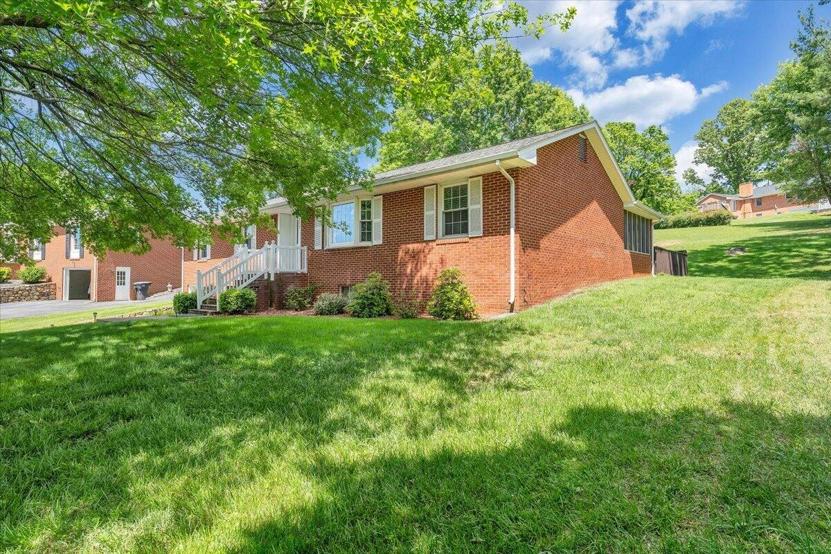 6737 Stonington RD - Photo 41