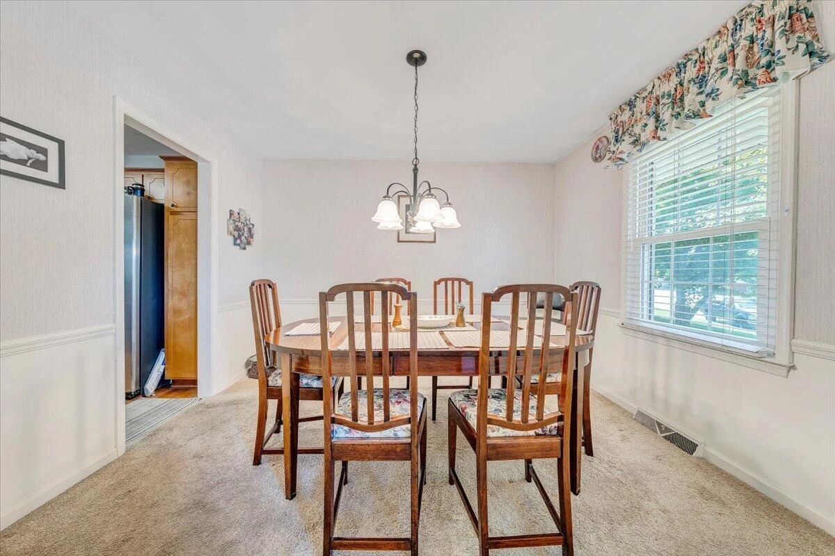 6737 Stonington RD - Photo 7