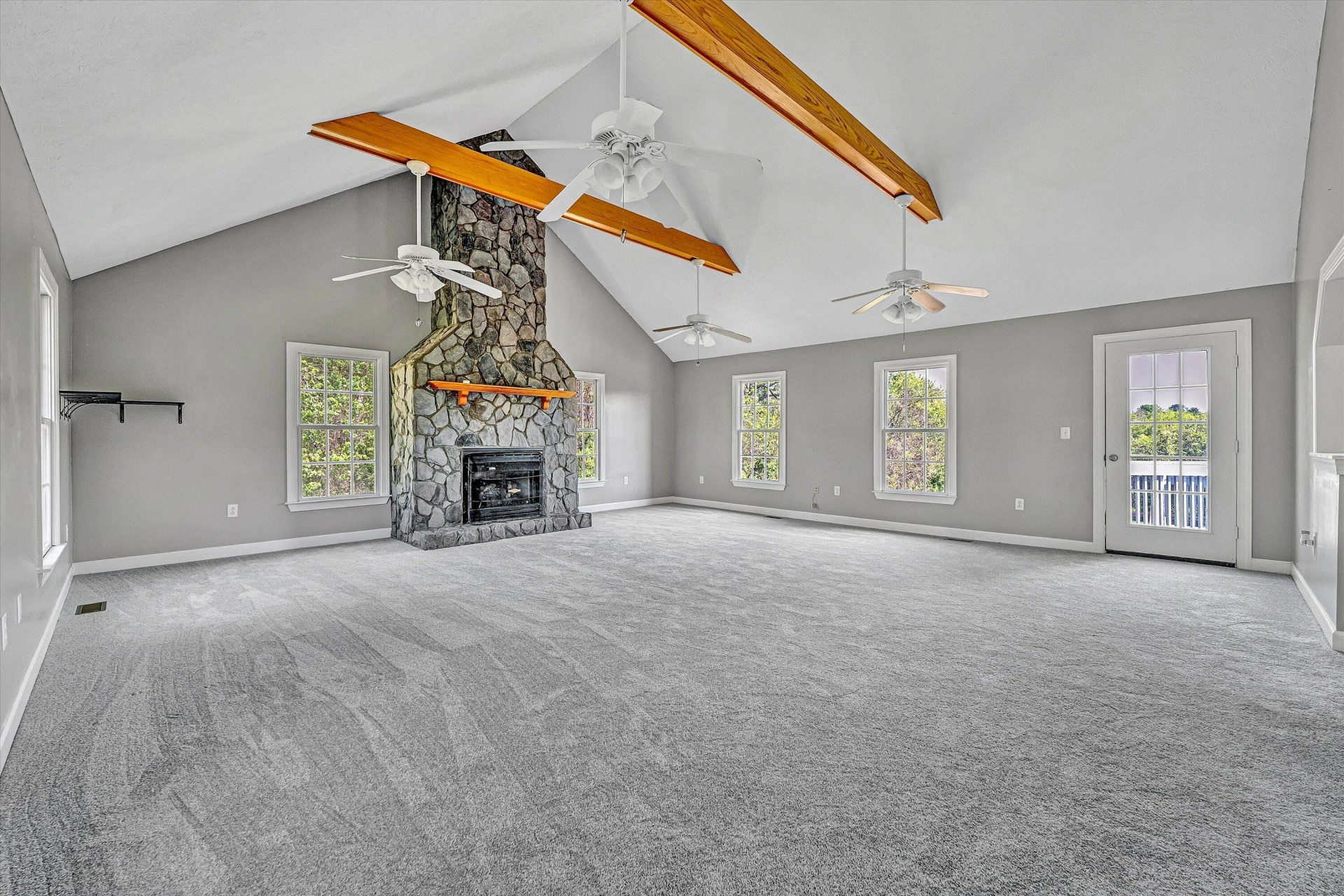 1429 JEFFERSON TER - Photo 2