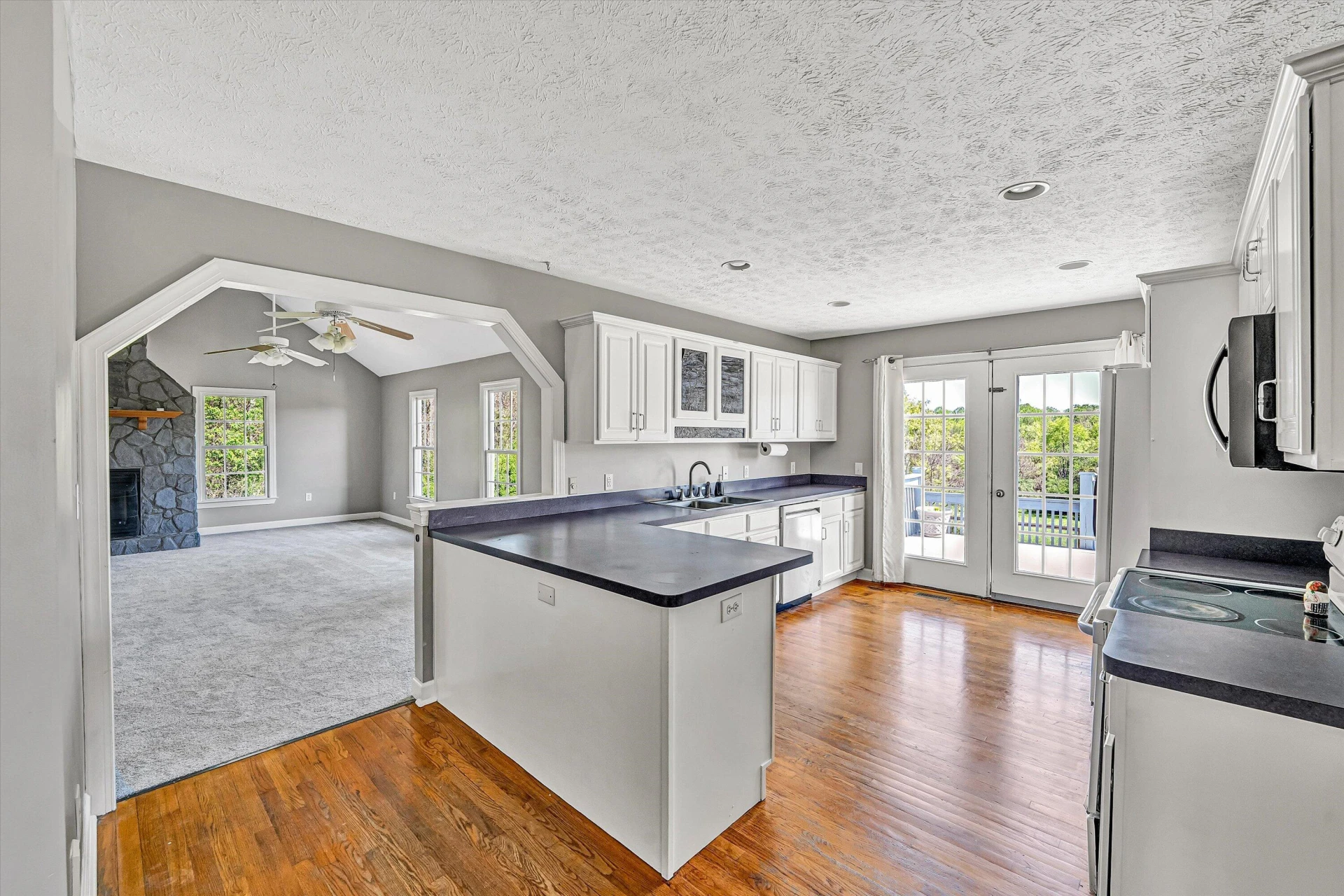 1429 JEFFERSON TER - Photo 11