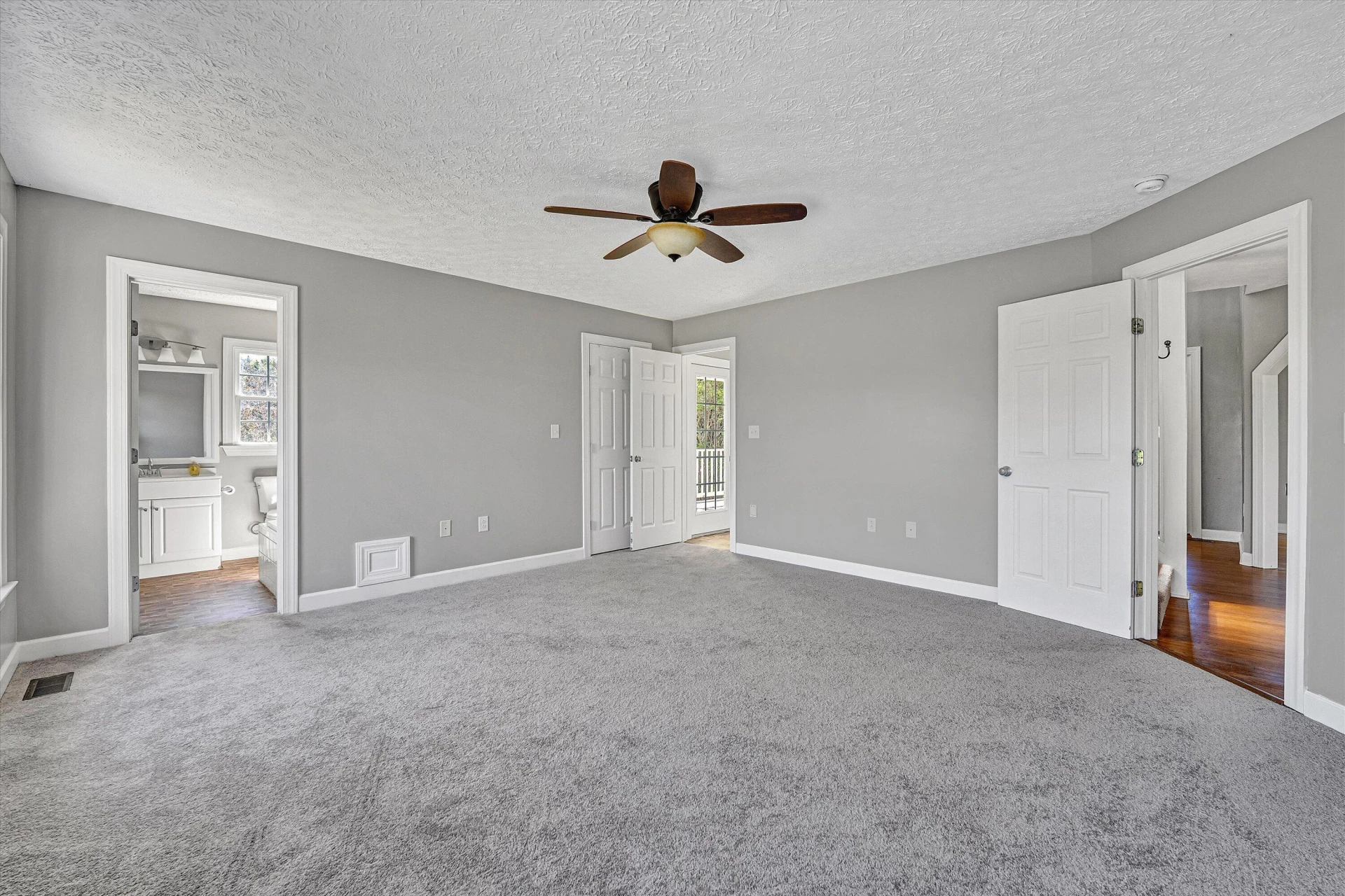 1429 JEFFERSON TER - Photo 17