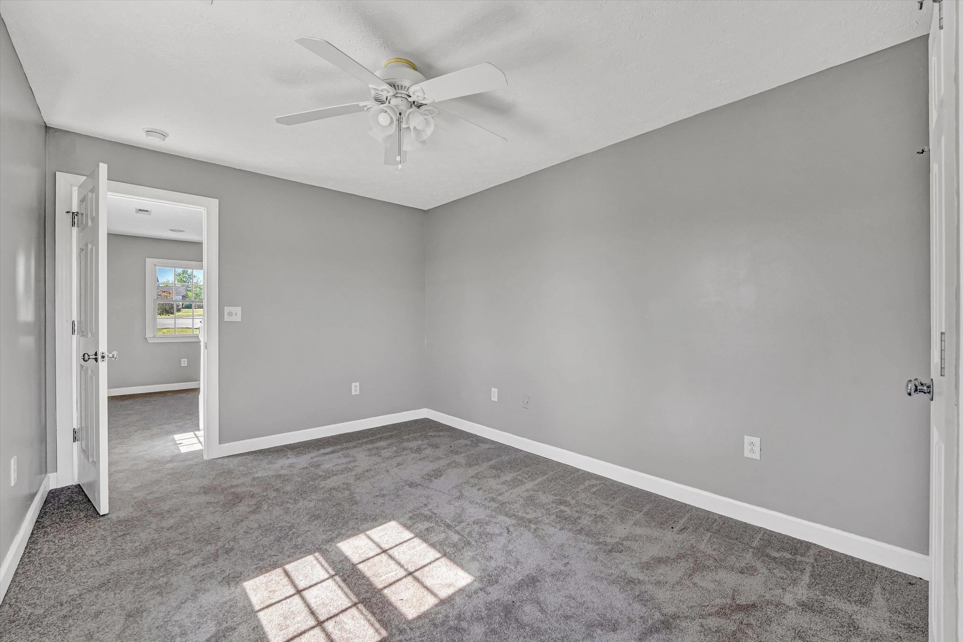 1429 JEFFERSON TER - Photo 23