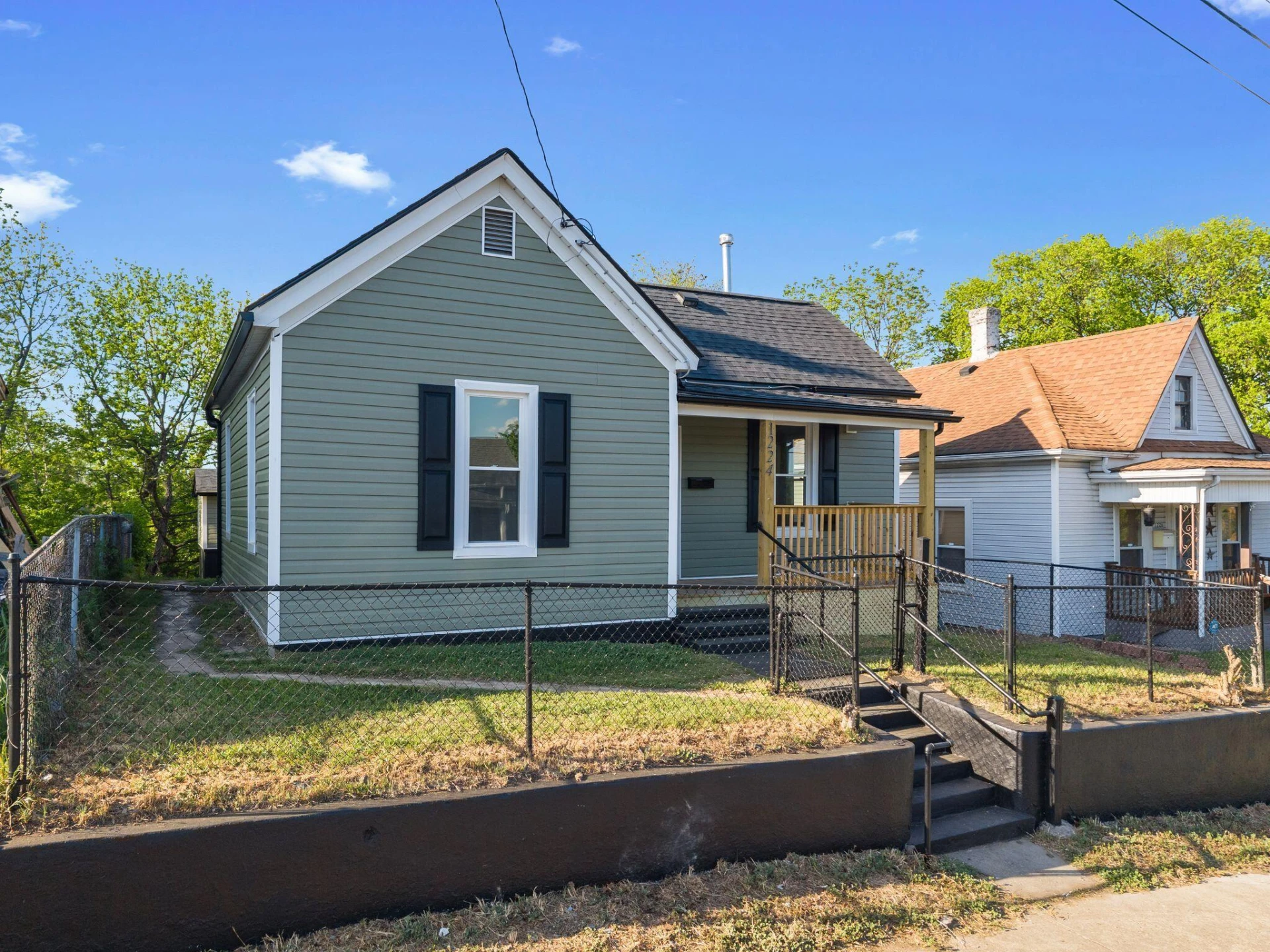 1224 Stewart AVE SE - Photo 2