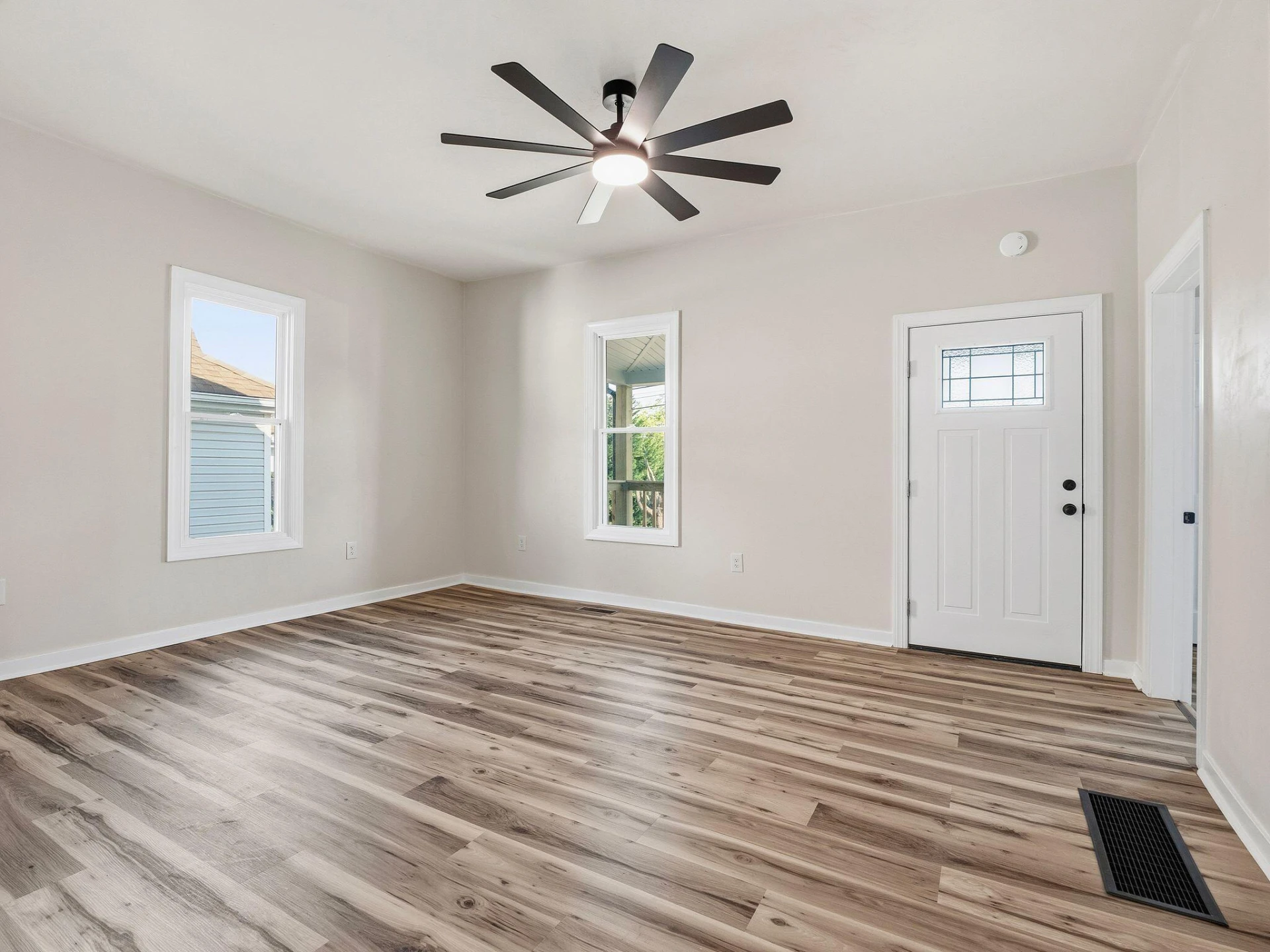 1224 Stewart AVE SE - Photo 3