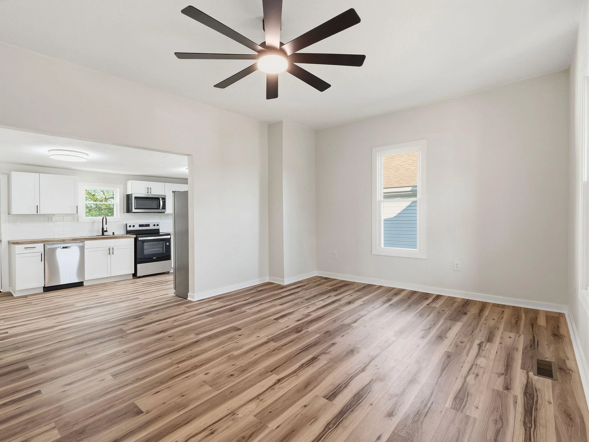 1224 Stewart AVE SE - Photo 5