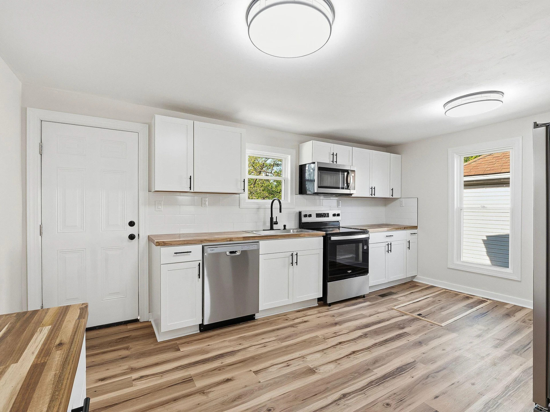 1224 Stewart AVE SE - Photo 6