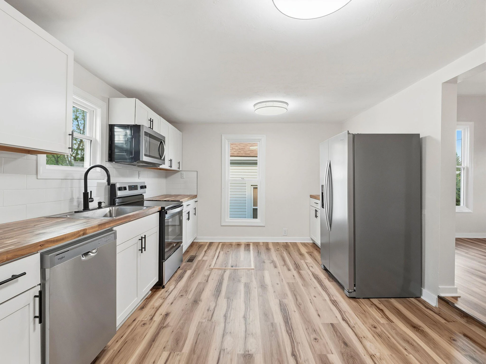 1224 Stewart AVE SE - Photo 7