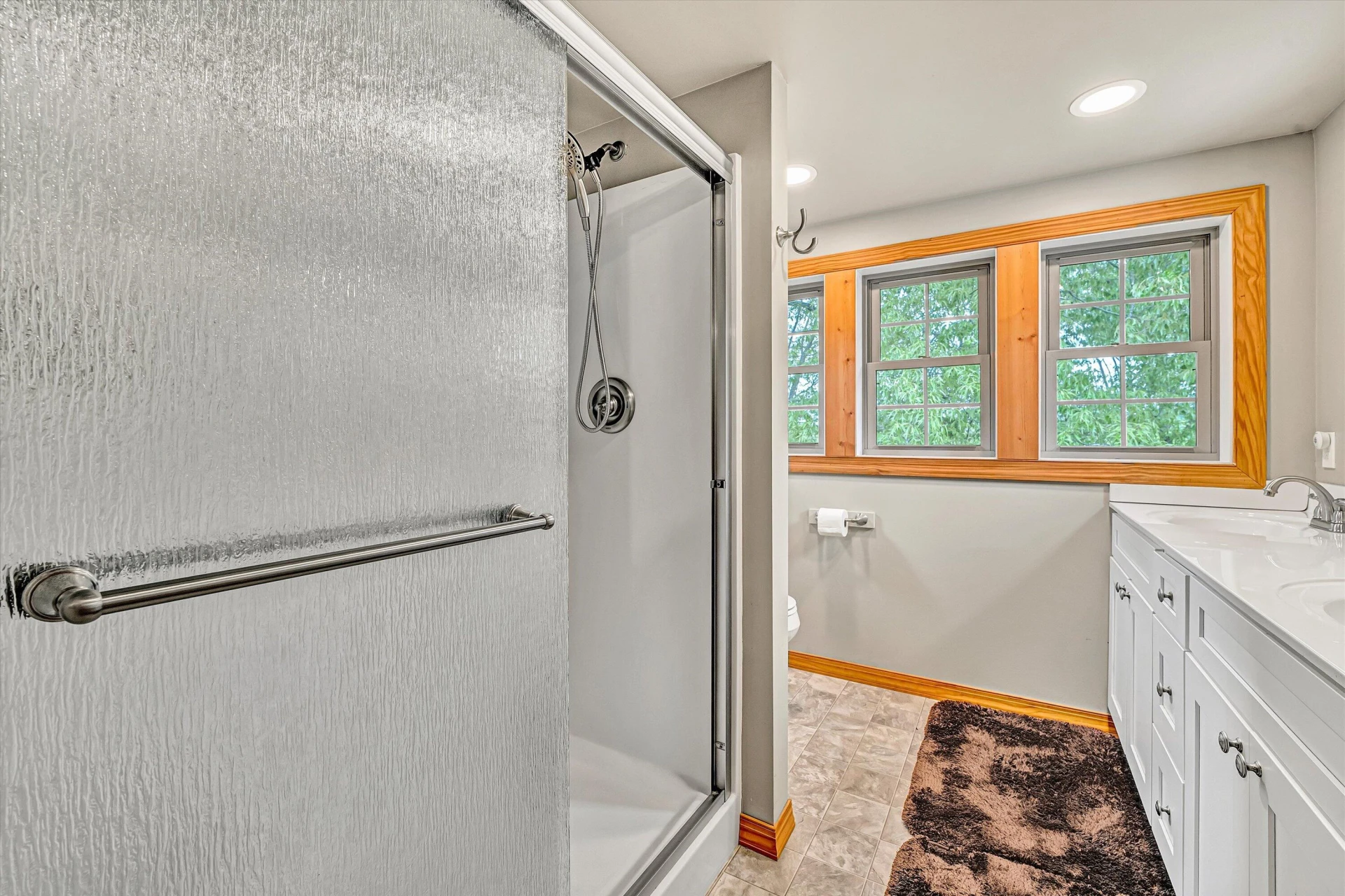 2866 Rucker RD - Photo 18