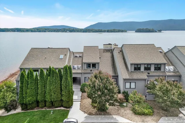 278 Peninsula Point DR