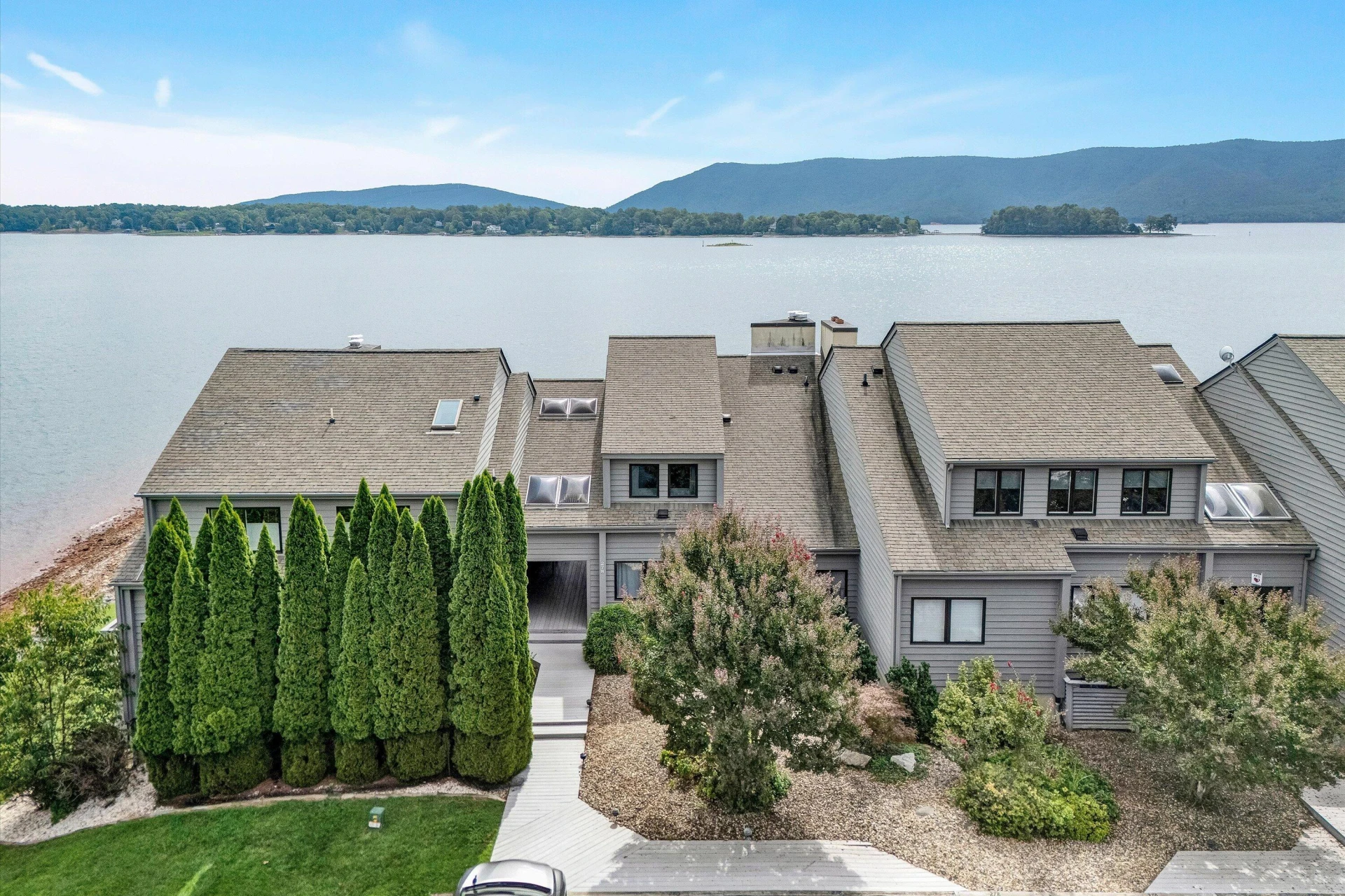 278 Peninsula Point DR