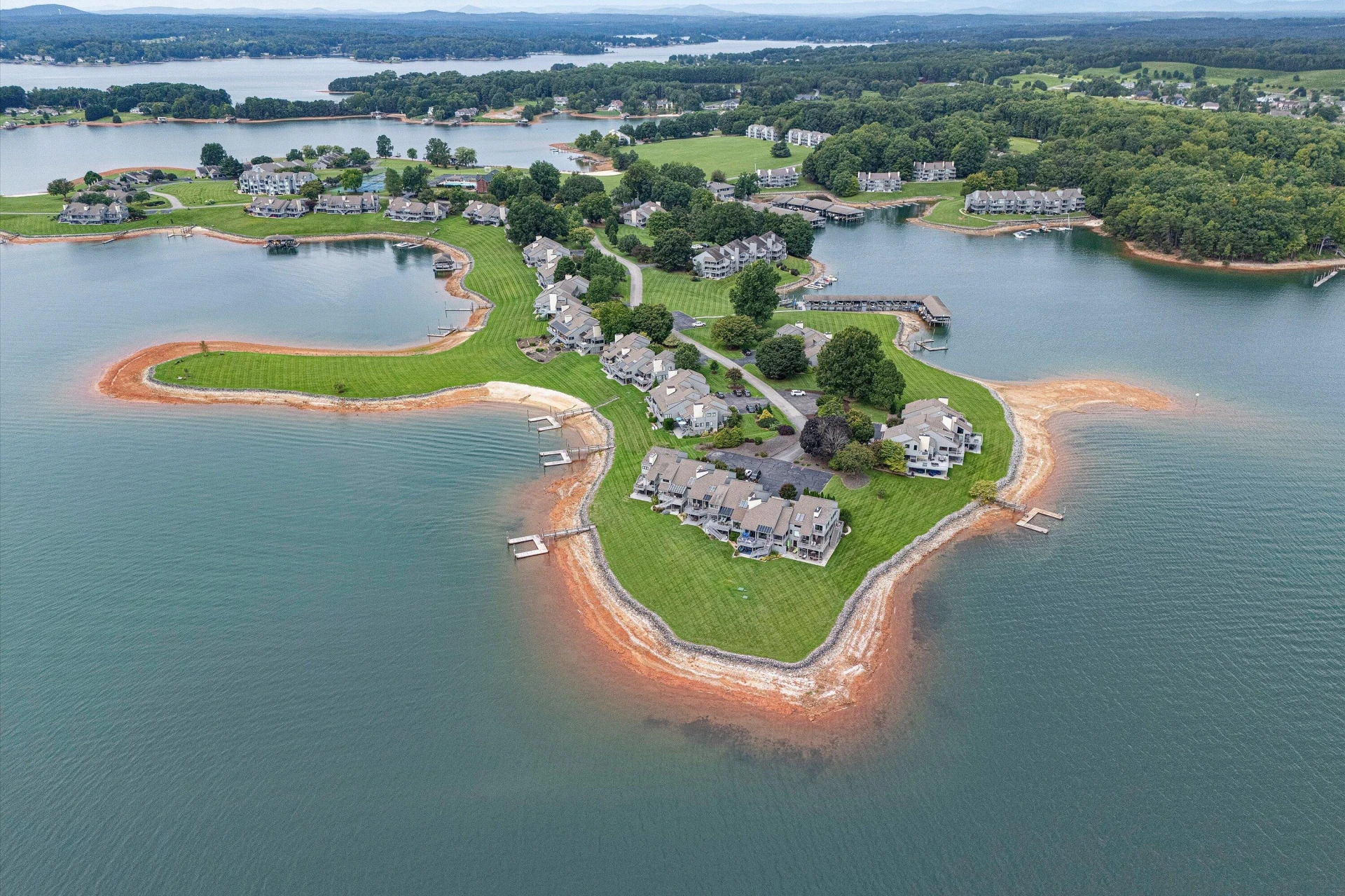 278 Peninsula Point DR - Photo 2