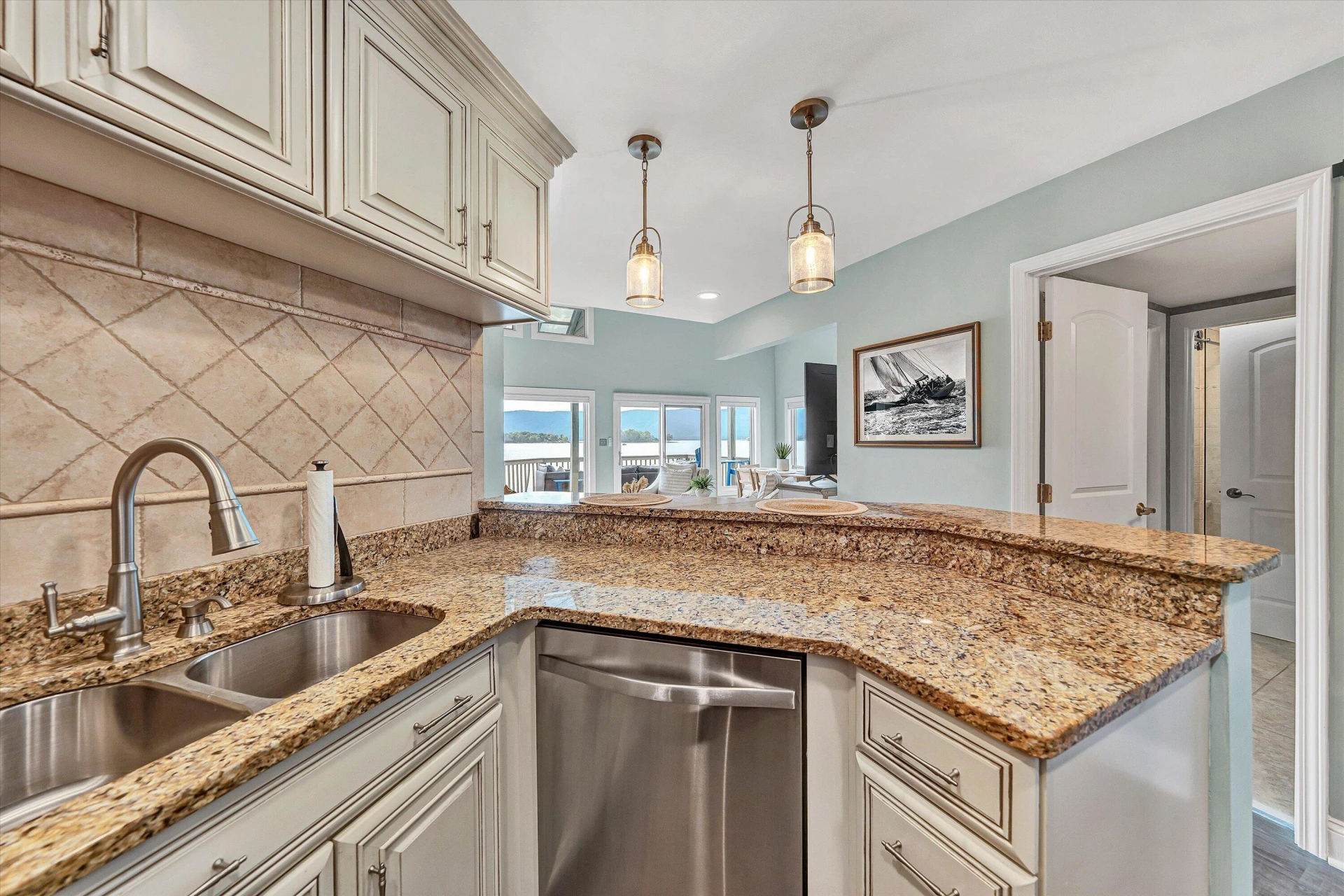 278 Peninsula Point DR - Photo 20