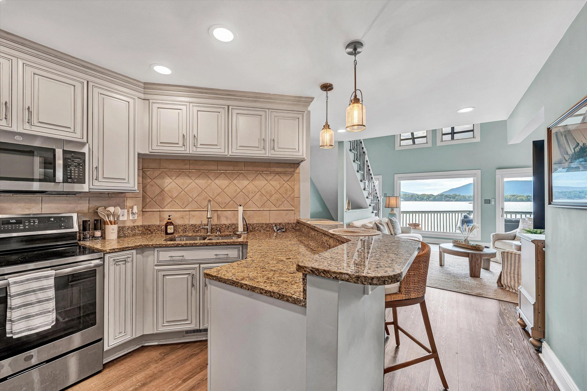 278 Peninsula Point DR - Photo 23