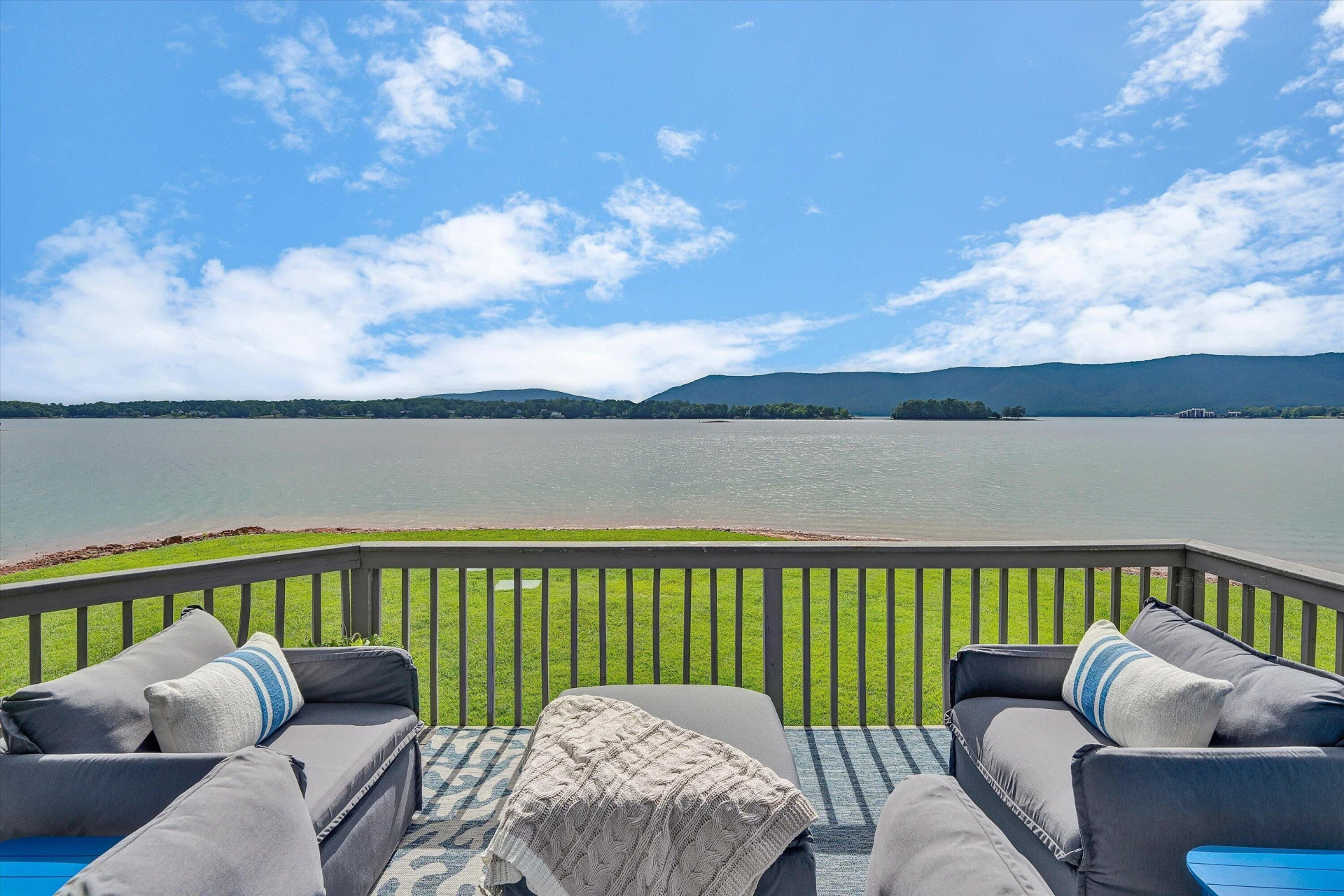 278 Peninsula Point DR - Photo 32
