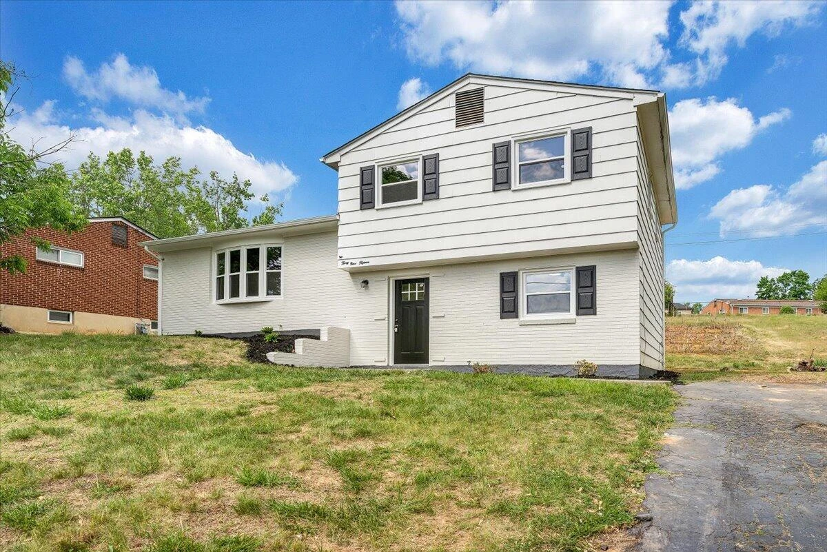 3915 Wilmont AVE NW - Photo 2