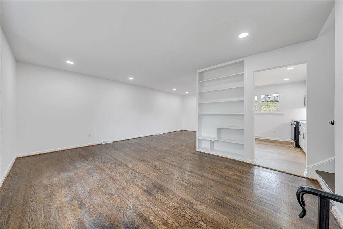 3915 Wilmont AVE NW - Photo 9