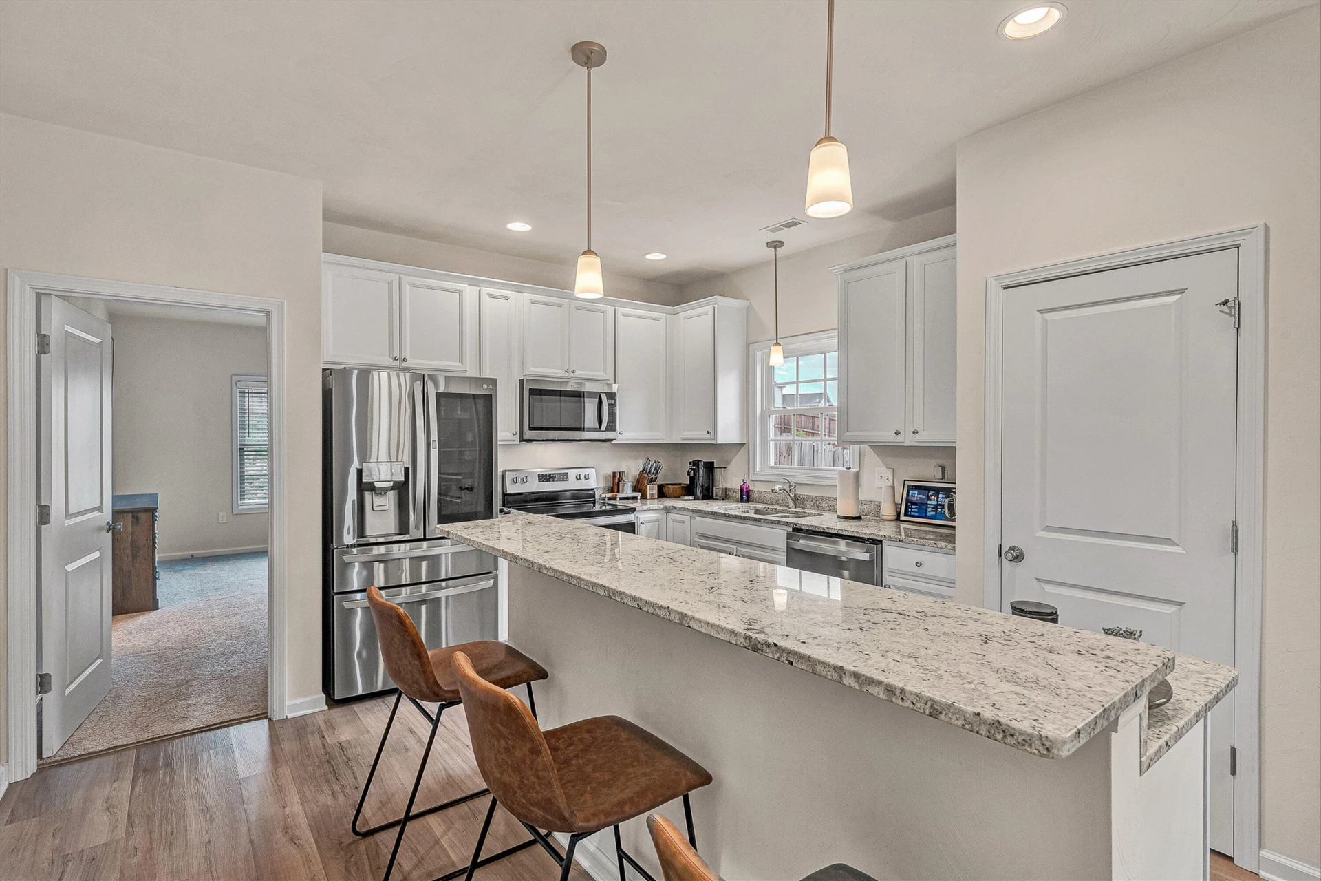 2059 Heys LN - Photo 10