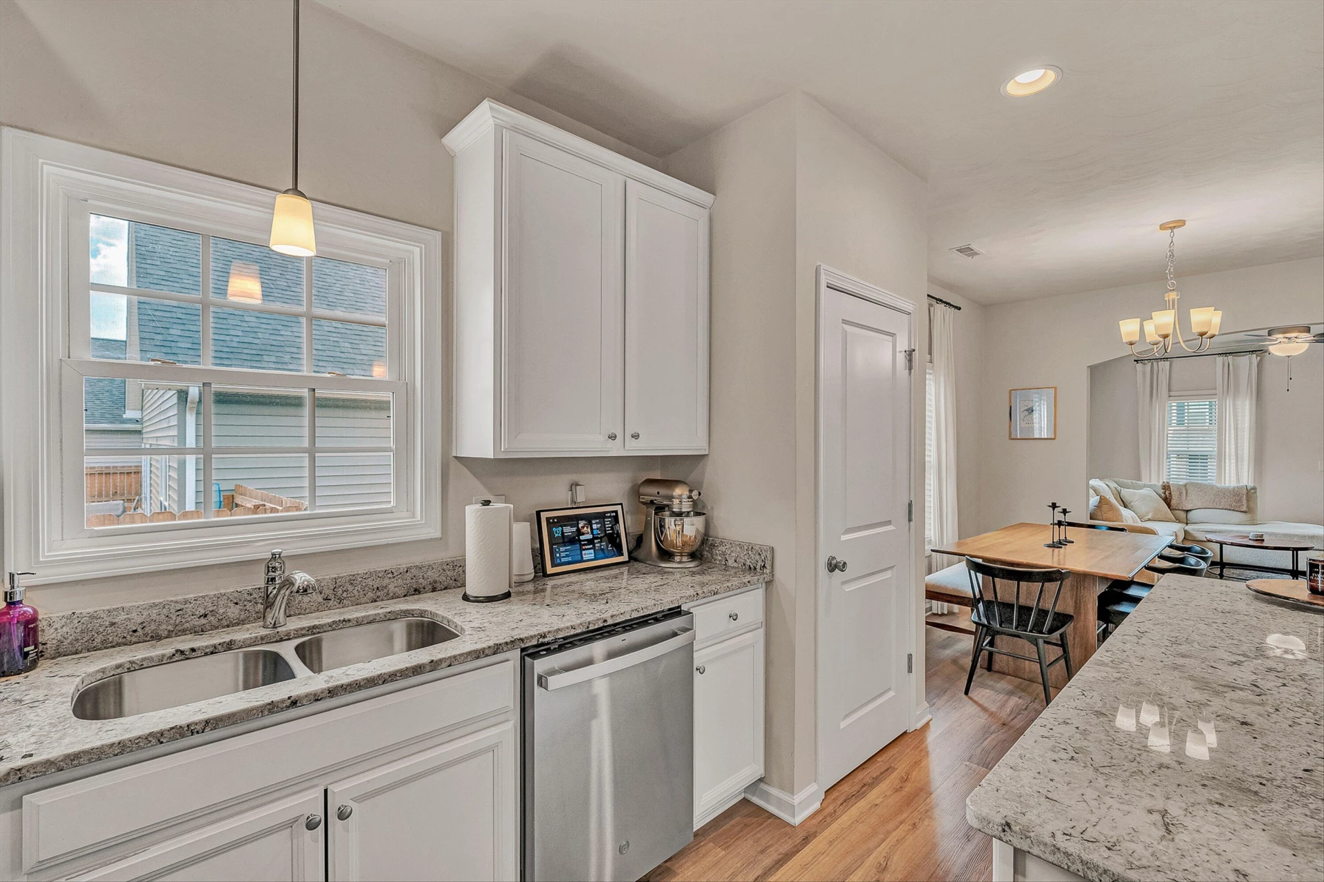 2059 Heys LN - Photo 12