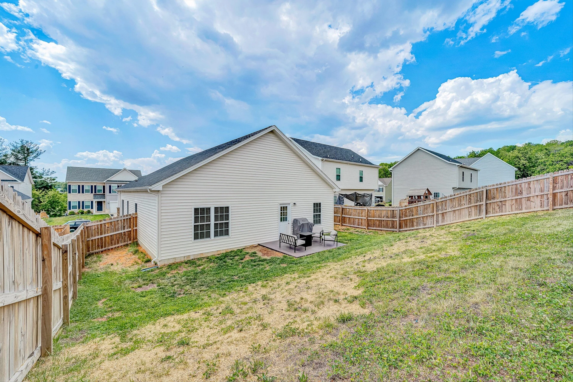 2059 Heys LN - Photo 32