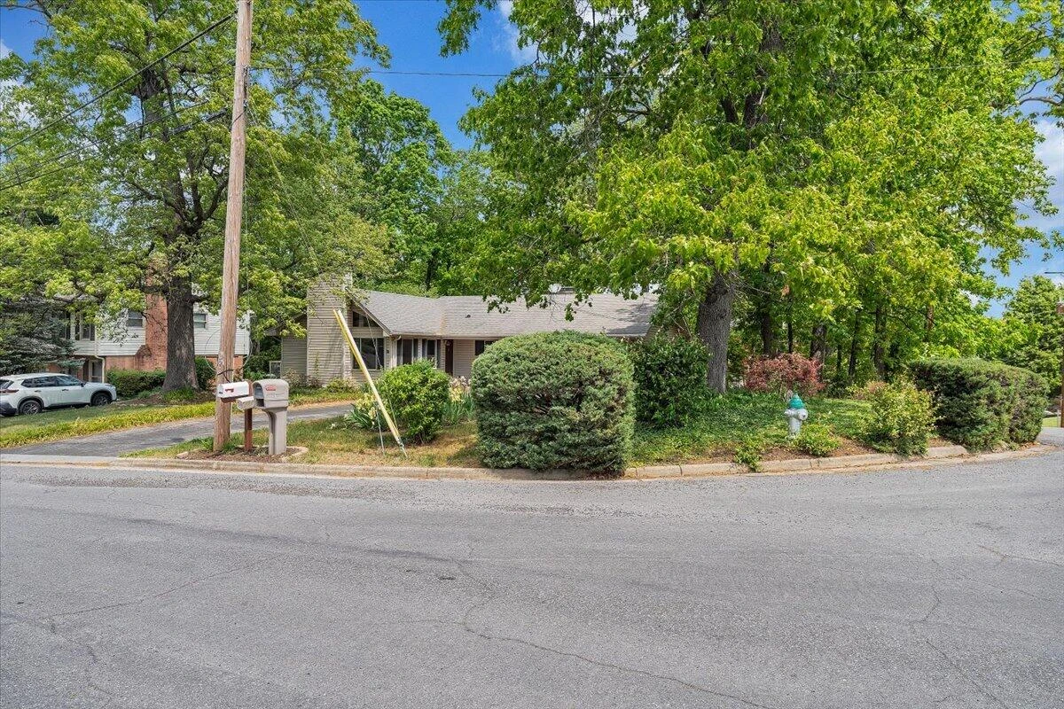 2009 Montclair DR - Photo 13