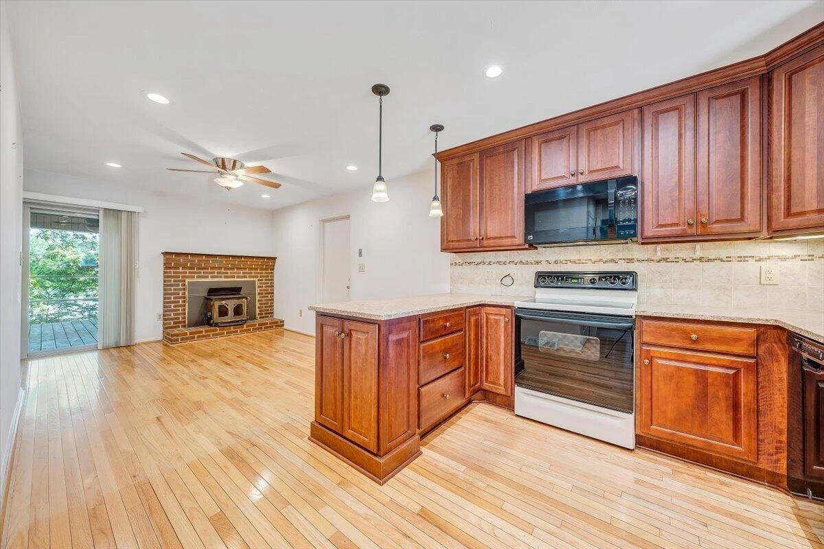 2009 Montclair DR - Photo 24