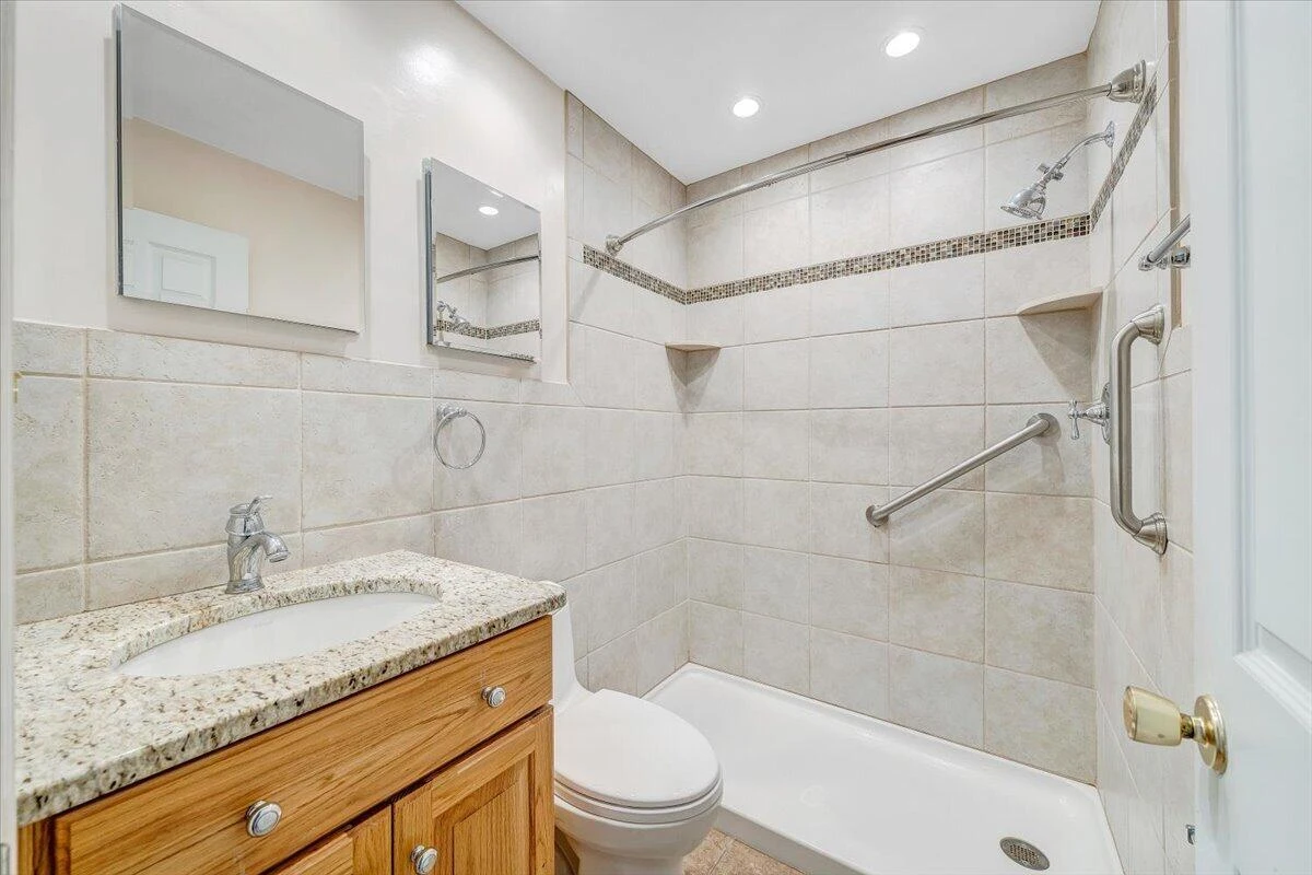 2009 Montclair DR - Photo 33