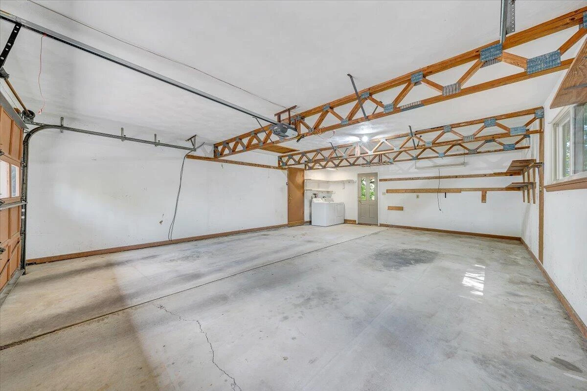 2009 Montclair DR - Photo 40