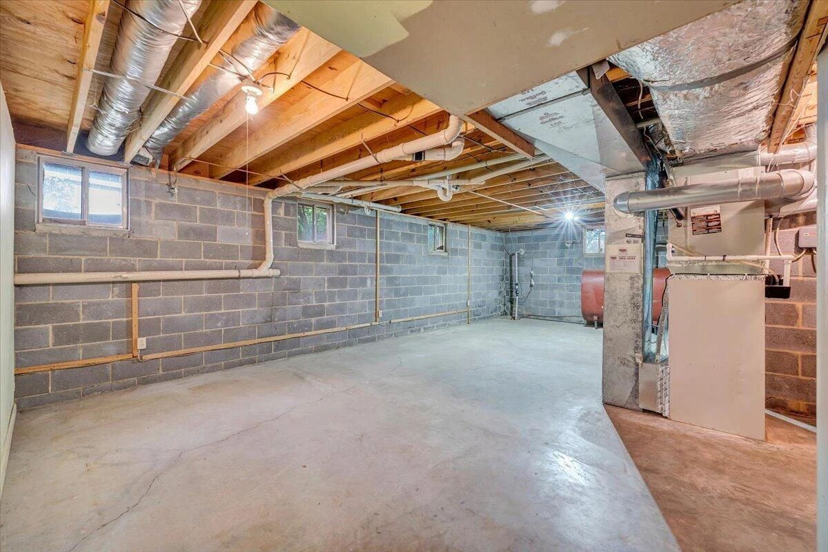 2009 Montclair DR - Photo 44