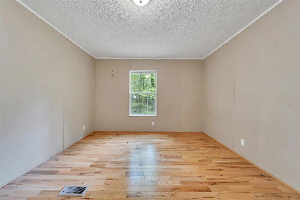 223 Taylor Tyree RD - Photo 24