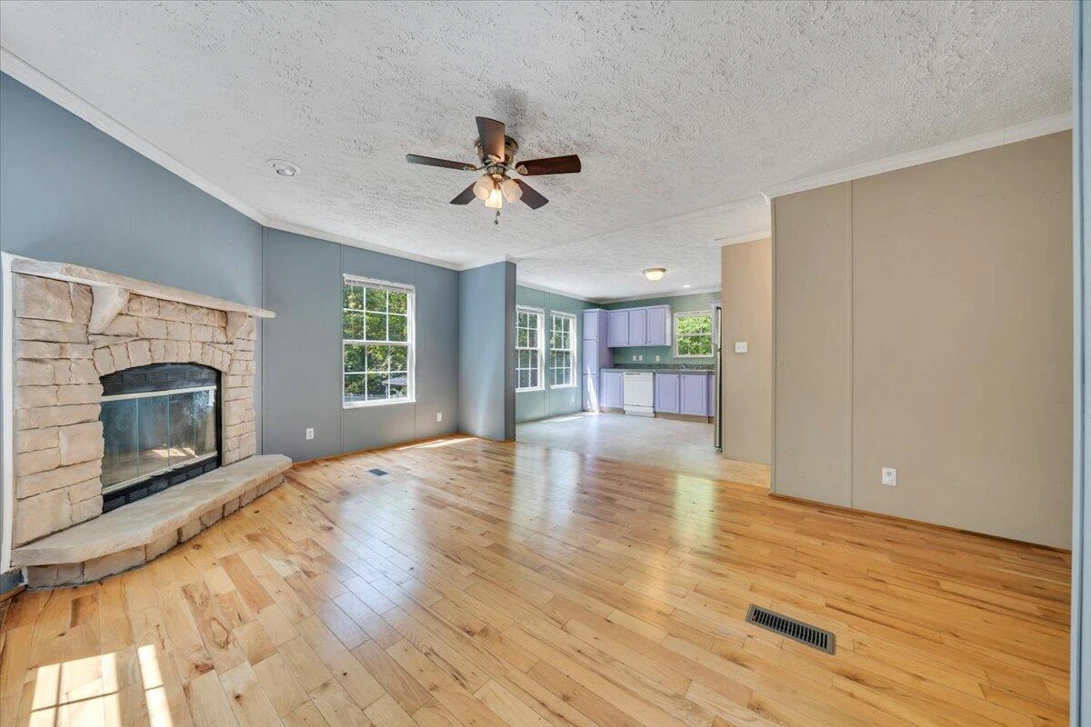 223 Taylor Tyree RD - Photo 3
