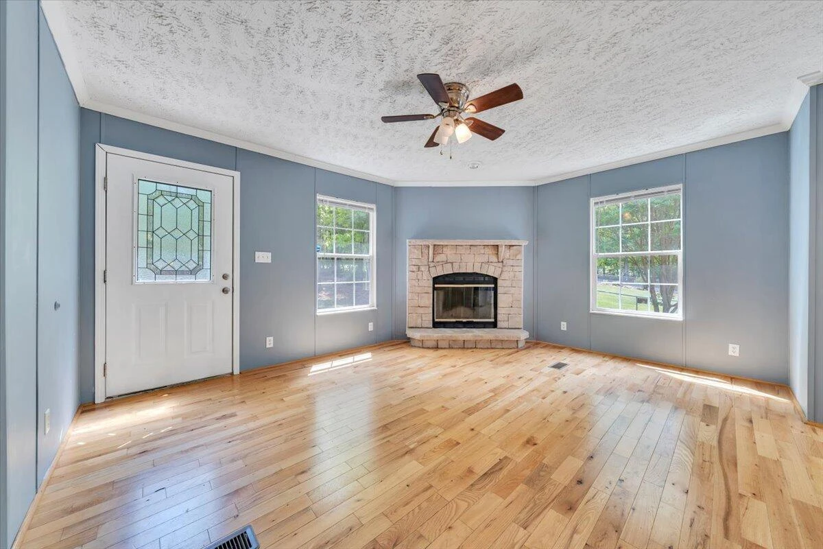 223 Taylor Tyree RD - Photo 5