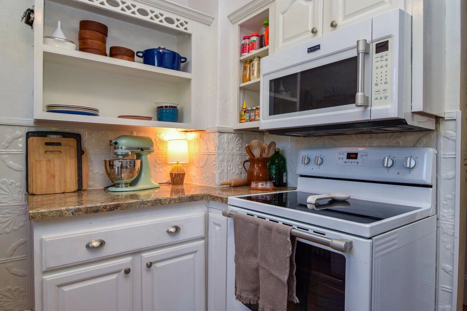 3017 Woodlawn AVE SW - Photo 10