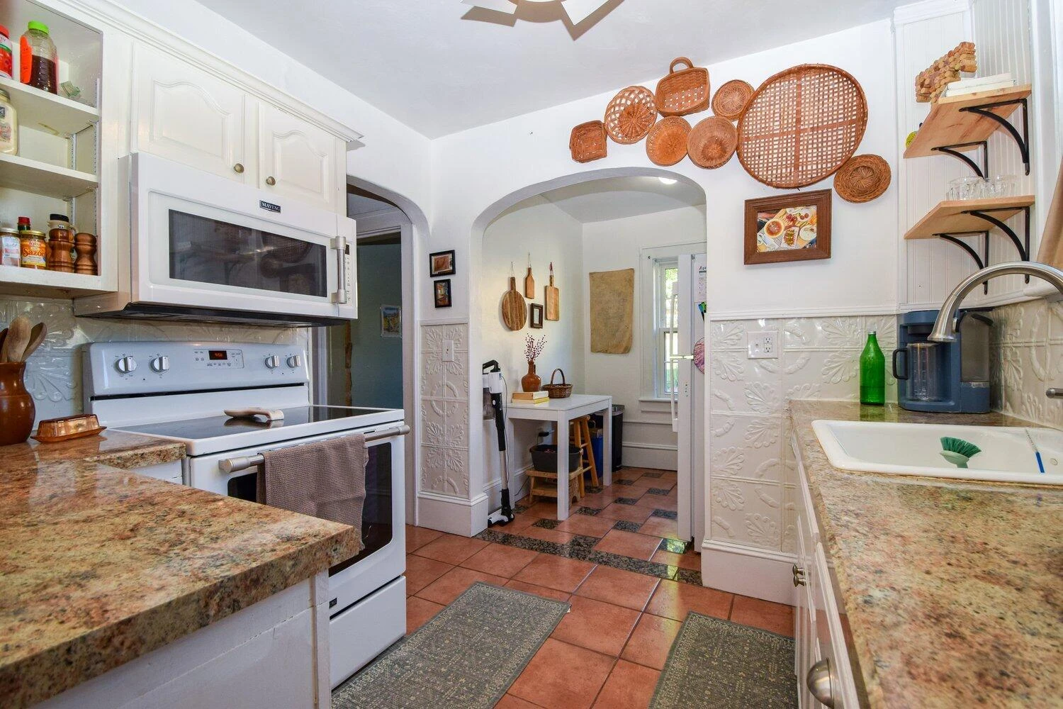 3017 Woodlawn AVE SW - Photo 11