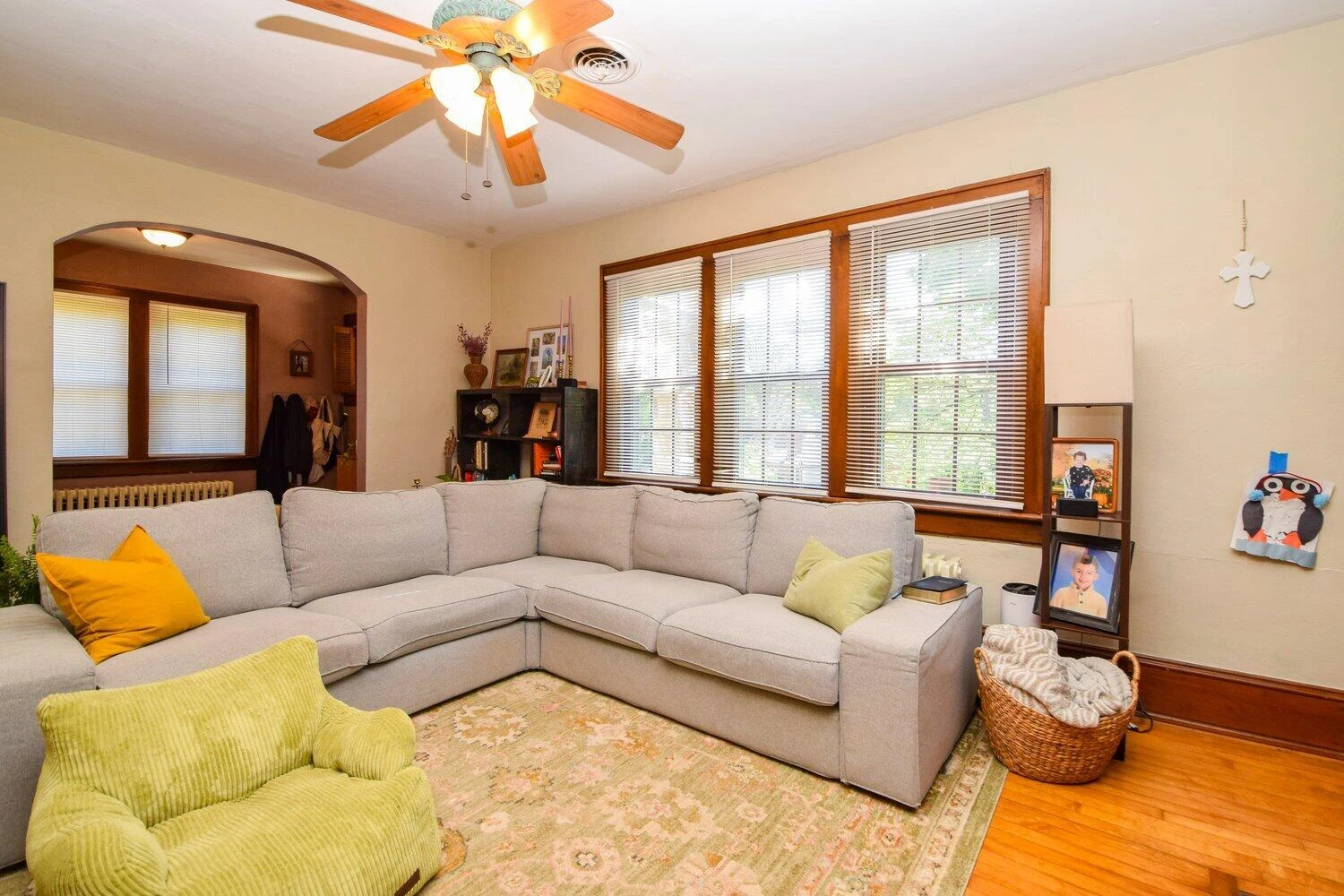 3017 Woodlawn AVE SW - Photo 4