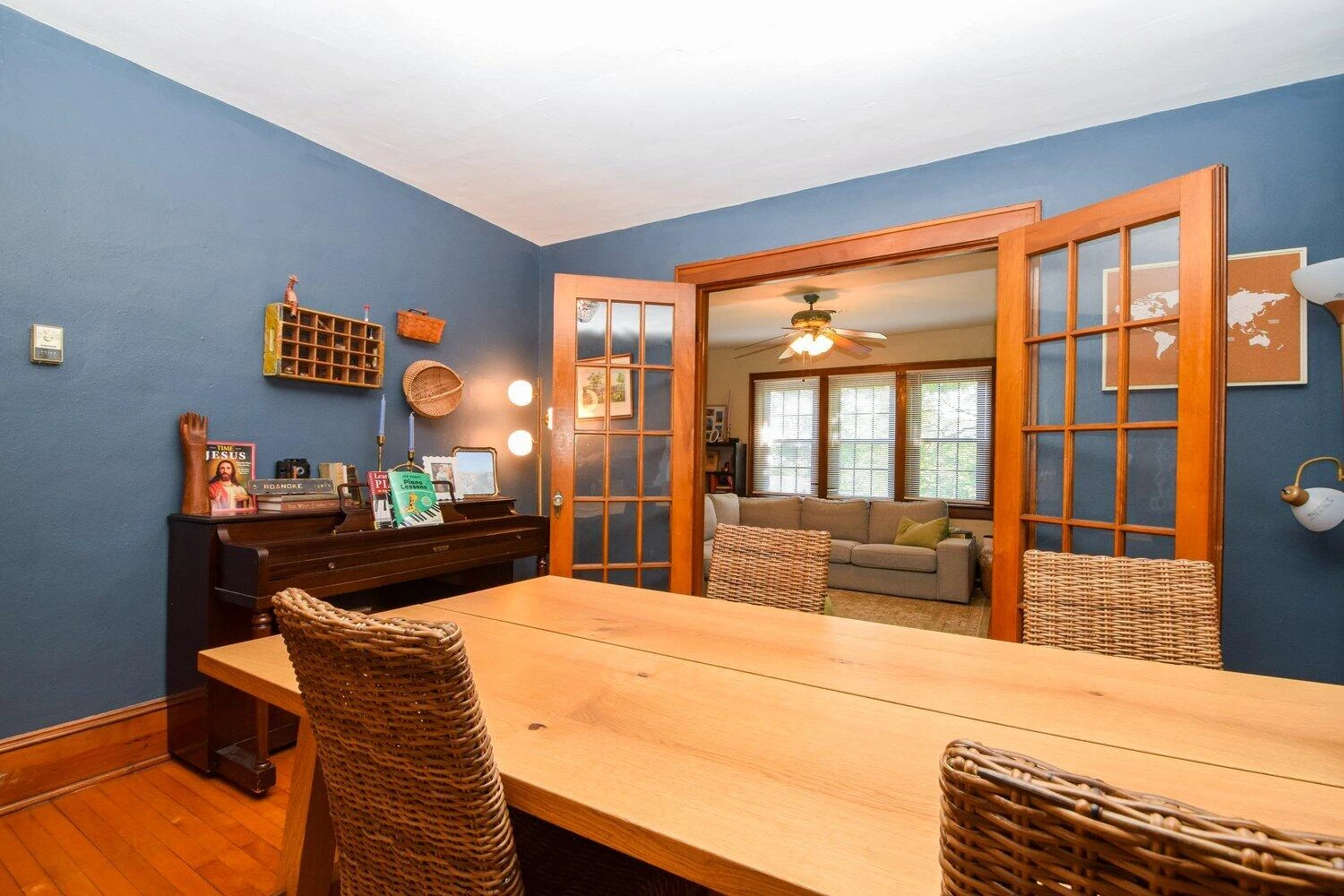 3017 Woodlawn AVE SW - Photo 8