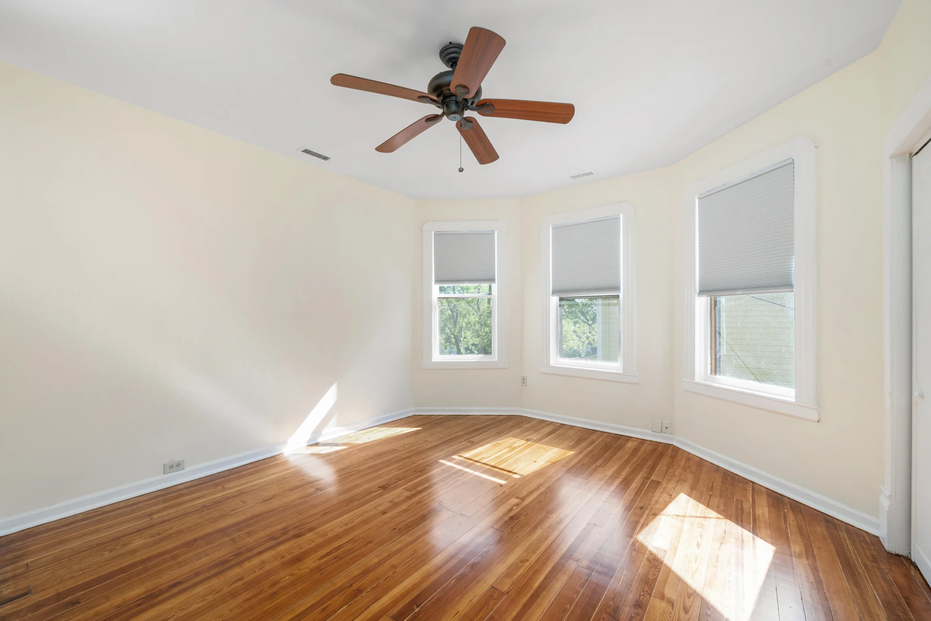 545 Day AVE SW - Photo 15