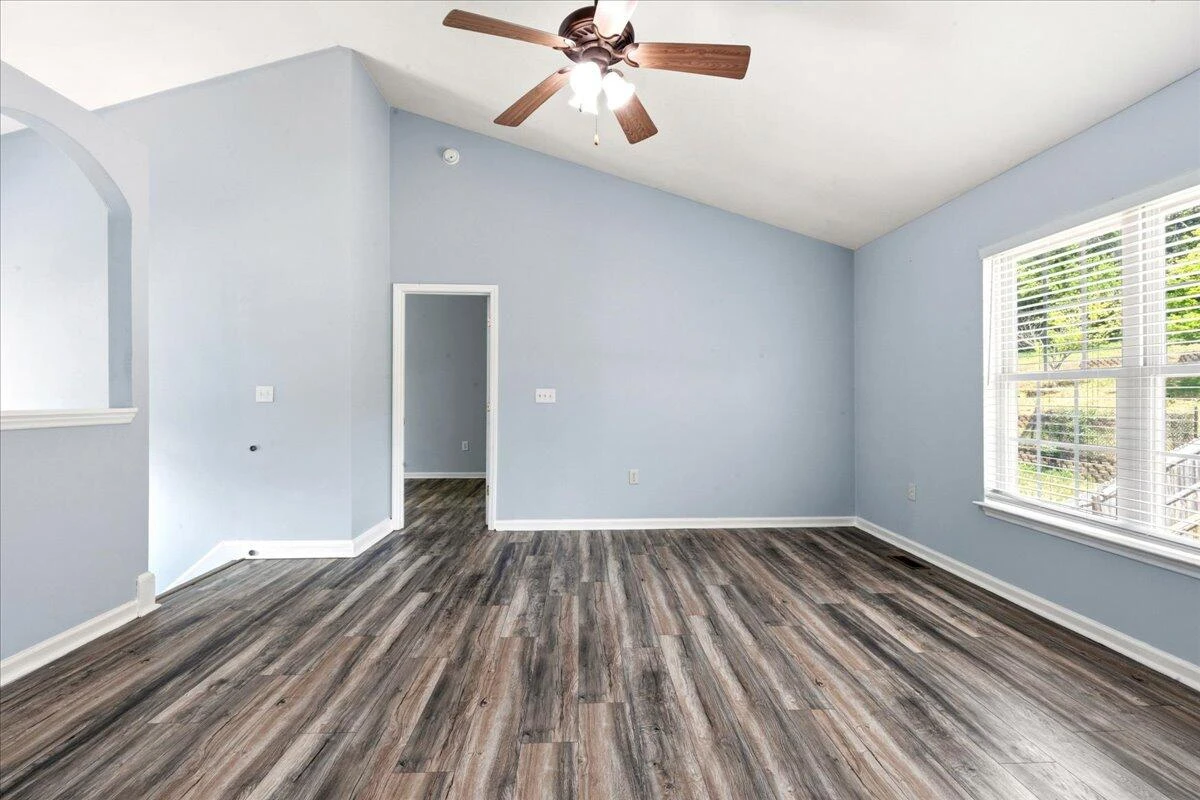4837 Nelms LN NE - Photo 11