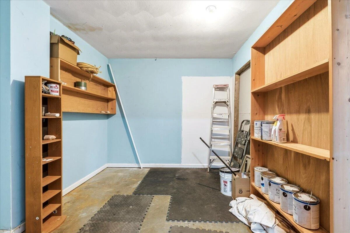 4837 Nelms LN NE - Photo 32